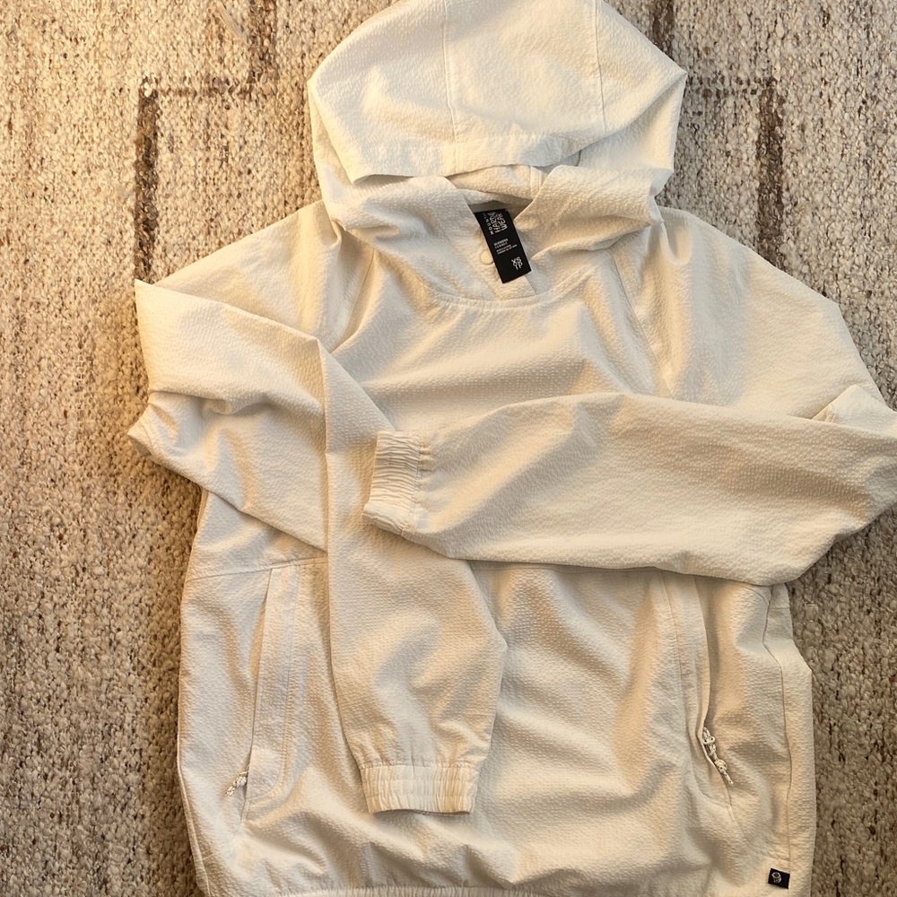 Mountain Hardwear Cream Hooded Top